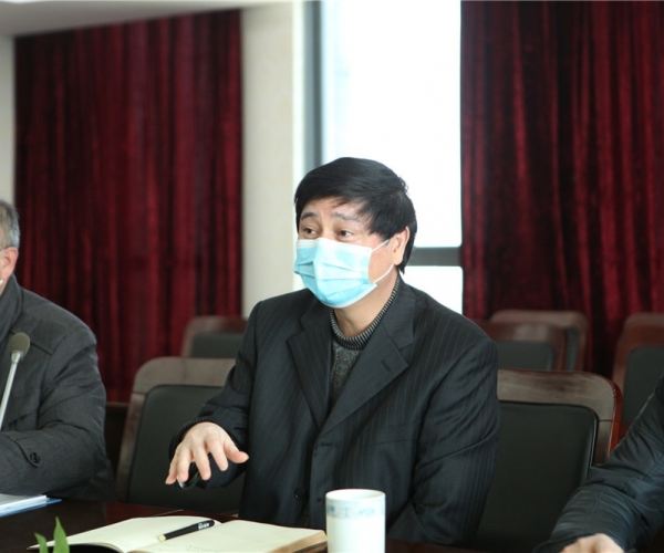 嘉兴市政协副主席马玉华来多多28丝绸集团调研工作